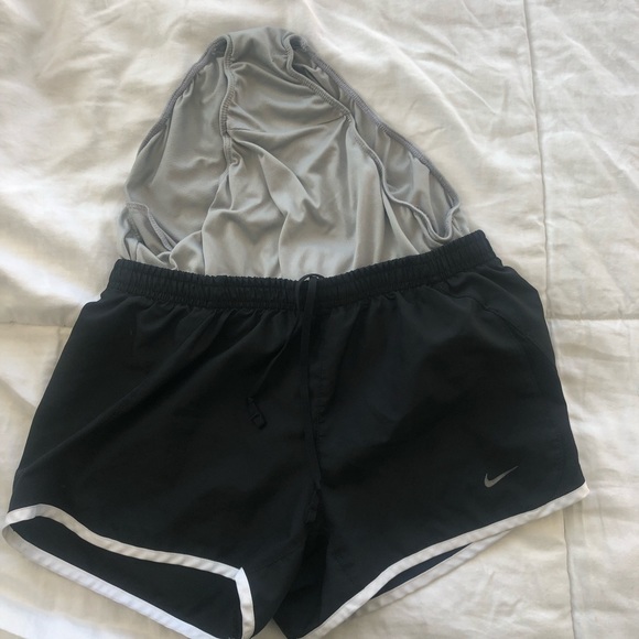 Nike black shorts - Picture 3 of 3